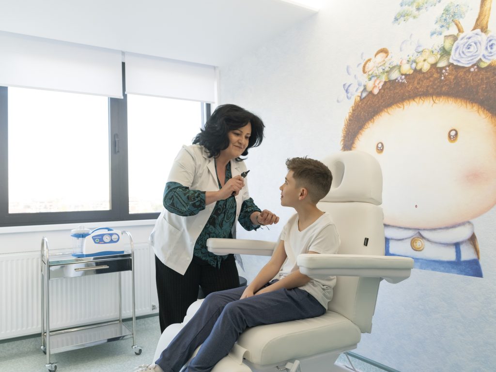 Nas înfundat cronic la copii: Cauze, simptome și soluții ORL pediatrice la Renew Institute 2 Consult ORL la copii în clinica medicală Renew Institute